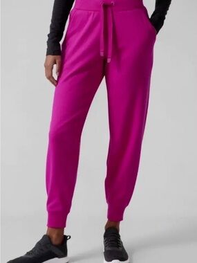 Athleta triumph joggers